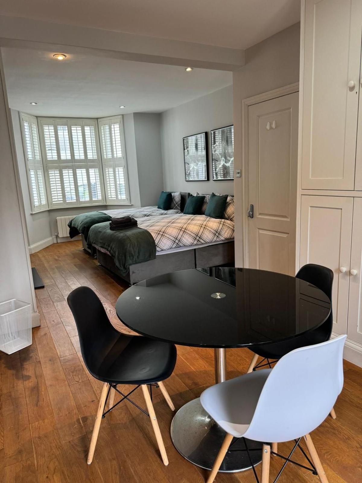 Brentford Guest Rooms Exterior foto